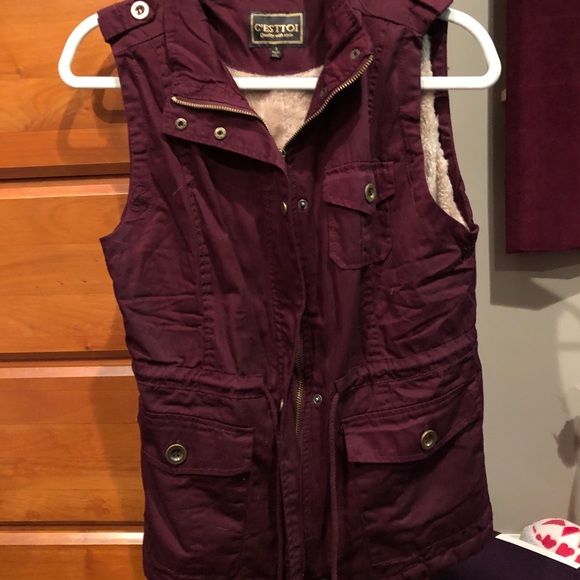 Jackets & Blazers - Brand new maroon faux fur-lined vest